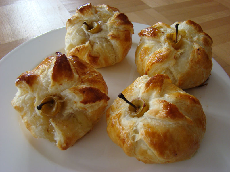 Baked Apple in Puff Pastry
